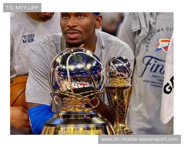 亚历山大重夺MVP榜首，联盟话题中心