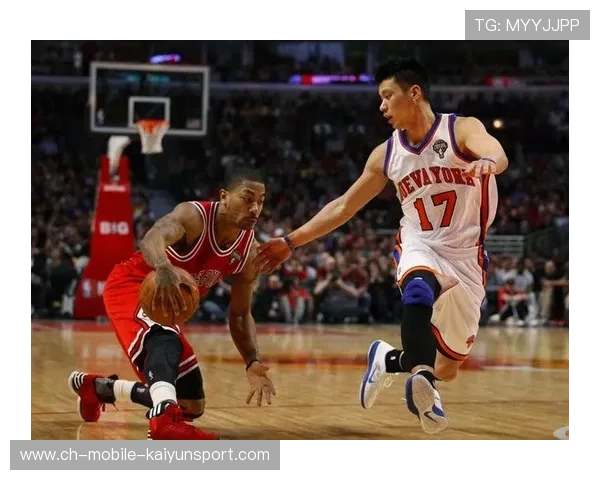 羽毛球假动作巧夺对手心神,一招晃倒对手滑倒全场惊艳