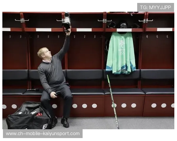 冰球队更衣室庆祝像摇滚演唱会