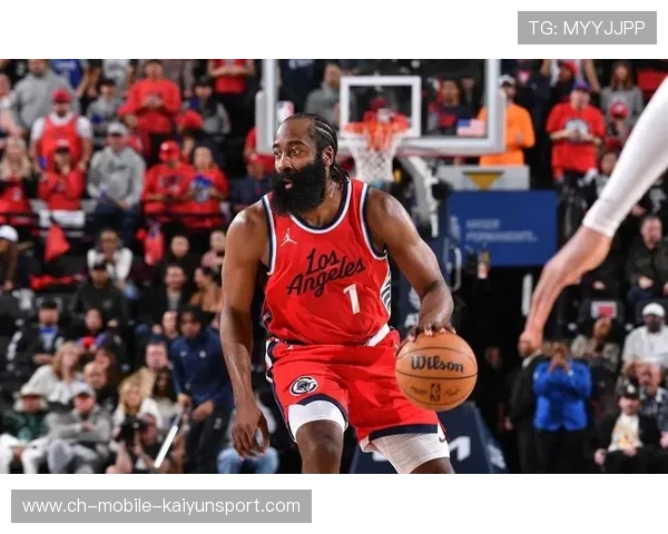 哈登精准分球,快船攻势一波接一波